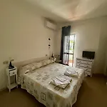 Alex Bed & Breakfast 4*