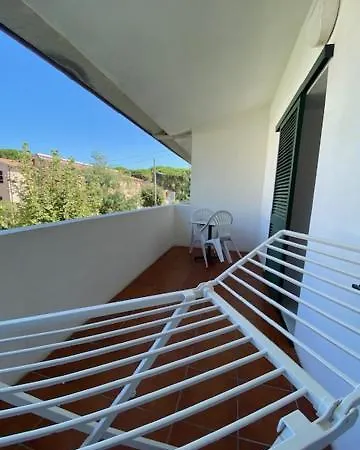Alex Oda ve Kahvaltı Capoliveri (Isola d'Elba)
