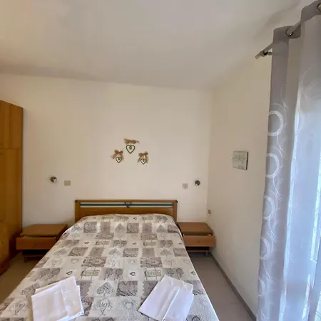 Alex Oda ve Kahvaltı Capoliveri (Isola d'Elba)