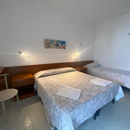Oda ve Kahvaltı Alex 4*
