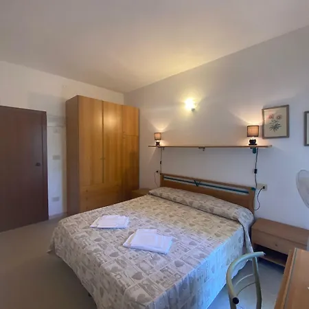 Alex Oda ve Kahvaltı Capoliveri (Isola d'Elba)