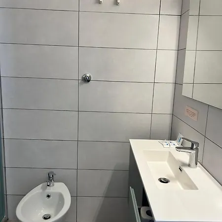 Alex Oda ve Kahvaltı