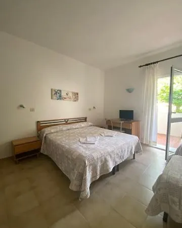 Alex Oda ve Kahvaltı Capoliveri (Isola d'Elba)
