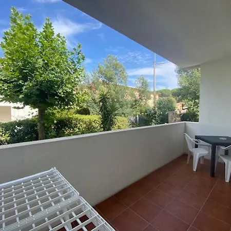 Alex Oda ve Kahvaltı 4*